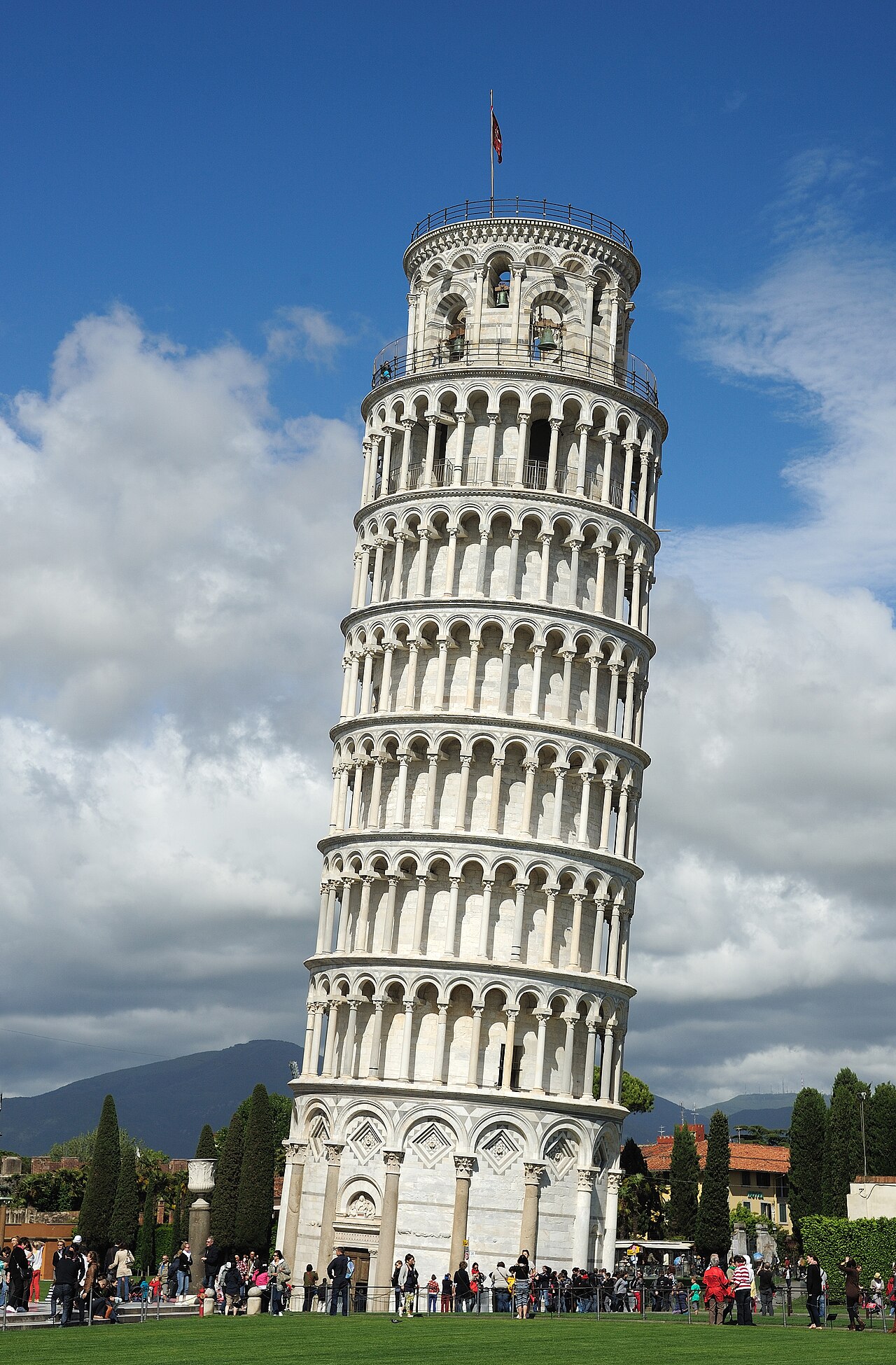 Pisa ferde torony